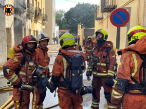Incendio de una empresa de metacrilato en Burjassot